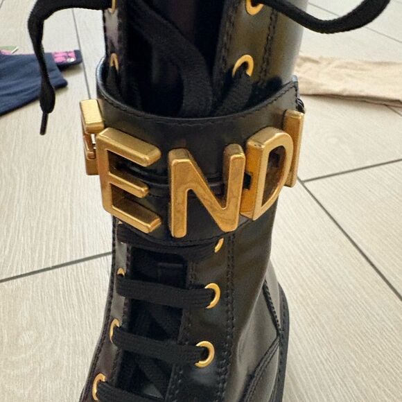 Brand new Fendi Black Leather Ankle Boots size 6.5 - Picture 3 of 10